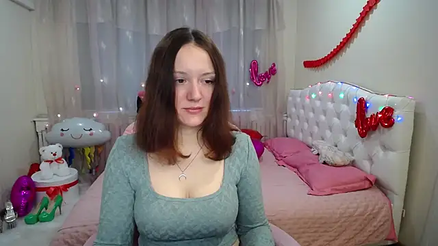 Snapshot of BarbaraStily chatting on February 18, 2025, 7:43 am BarbaraStily online show from February 18, 2025, 7:43 am