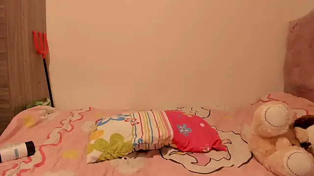 Catherine tabarezx online show from March 19, 2026, 11:43 am