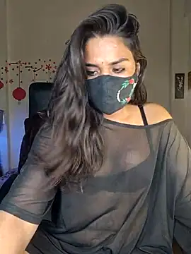 Snapshot of Black-Pearll chatting on April 7, 2026, 7:10 am Black-Pearll online show from April 7, 2026, 7:10 am