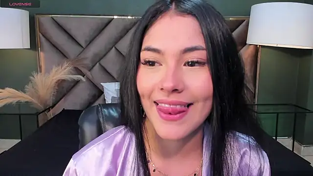 Snapshot of Mia_Elowen chatting on February 22, 2025, 8:53 pm Mia Elowen online show from February 22, 2025, 8:53 pm