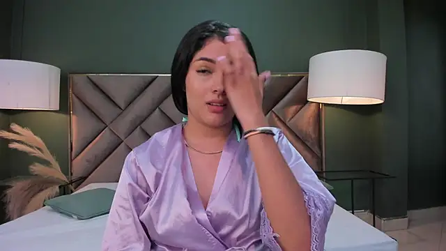 Snapshot of Mia_Elowen chatting on March 6, 2025, 12:32 am Mia Elowen online show from March 6, 2025, 12:32 am