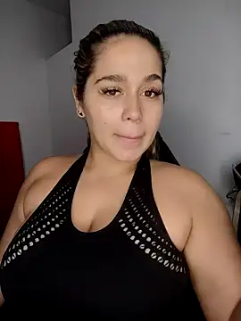 LaurenWelly  online show from November 22, 2025, 9:46 pm