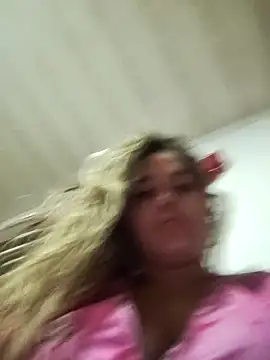 LaurenWelly  online show from December 19, 2025, 9:44 am