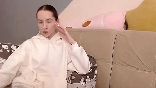 Snapshot of AmbrielHailey chatting on May 1, 2026, 7:46 am AmbrielHailey online show from May 1, 2026, 7:46 am