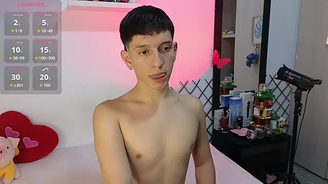 Snapshot of milky__boy_ chatting on December 2, 2025, 4:36 am milky boy online show from December 2, 2025, 4:36 am