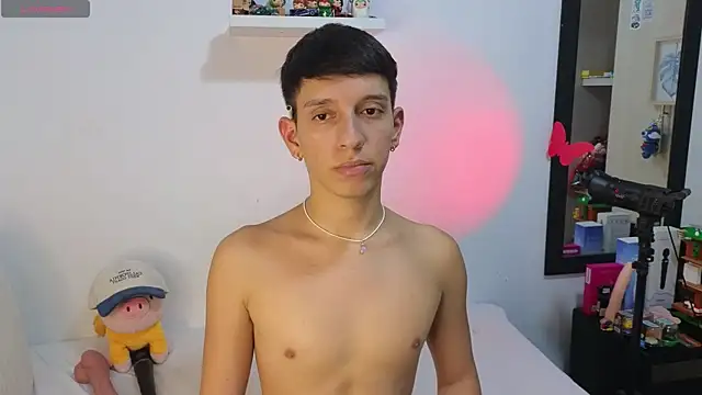 milky  boy  online show from May 19, 2026, 1:32 am