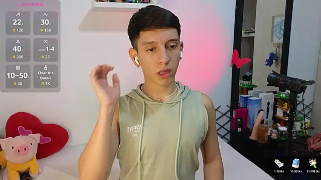 Snapshot of milky__boy_ chatting on February 4, 2026, 5:35 am milky boy online show from February 4, 2026, 5:35 am