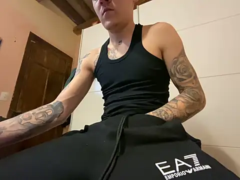 Snapshot of oscaar_mb22 chatting on February 16, 2026, 10:40 pm oscaar mb22 online show from February 16, 2026, 10:40 pm