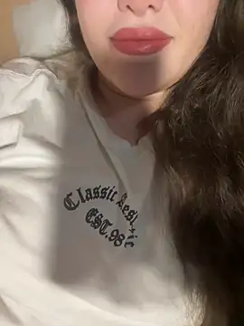 Elinatiranda online show from March 12, 2026, 12:27 am