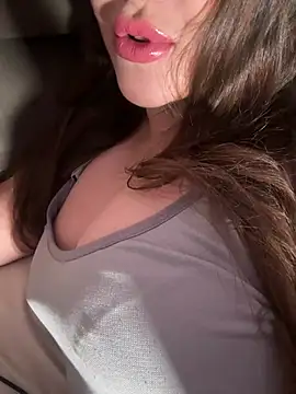 Elinatiranda online show from July 12, 2026, 10:54 pm