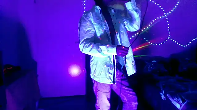 Snapshot of brunoguunot chatting on December 20, 2025, 9:28 pm brunoguunot online show from December 20, 2025, 9:28 pm