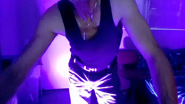 Snapshot of brunoguunot chatting on November 6, 2025, 5:06 pm brunoguunot online show from November 6, 2025, 5:06 pm