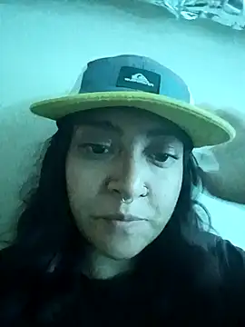 CORALINE GREYM online show from October 18, 2025, 7:21 am