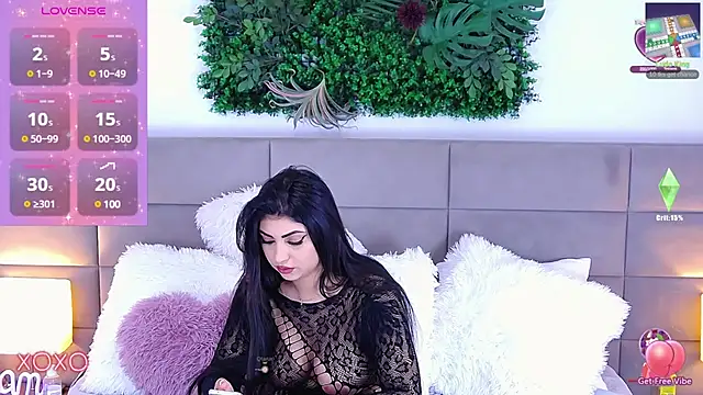 ZendayaClark online show from February 7, 2025, 7:07 am