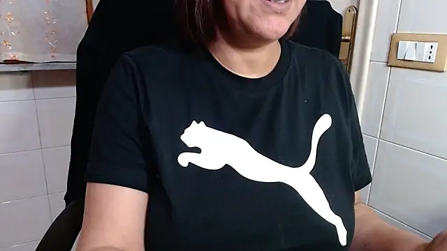 Foxlady2271 online show from March 30, 2026, 12:06 pm