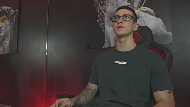 JacksonOlsenn online show from November 10, 2025, 8:36 pm