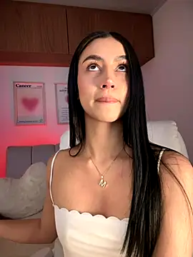 maddy bronw  online show from September 21, 2025, 12:49 am