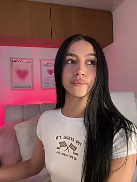 maddy bronw  online show from September 10, 2025, 10:53 pm