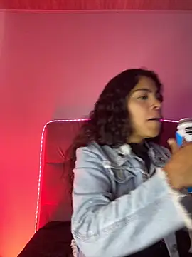 NINA 18 YEARS online show from December 2, 2025, 9:27 pm