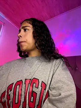 NINA 18 YEARS online show from November 11, 2025, 9:31 pm