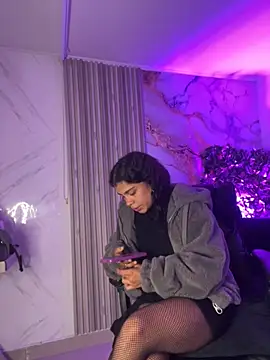 NINA 18 YEARS online show from November 16, 2025, 7:51 pm