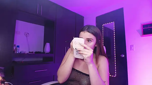 Snapshot of TinaJonnes_ chatting on February 26, 2026, 7:41 am TinaJonnes online show from February 26, 2026, 7:41 am