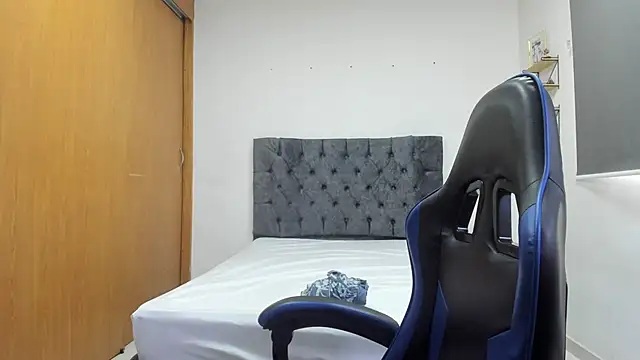Samanthagax online show from June 18, 2026, 4:56 pm
