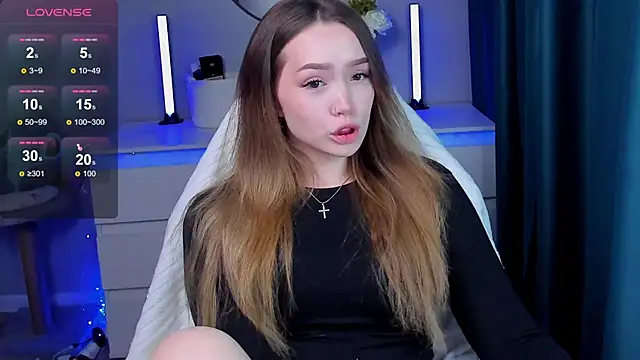 Snapshot of Evia_r0se chatting on October 19, 2025, 1:58 pm Evia r0se online show from October 19, 2025, 1:58 pm