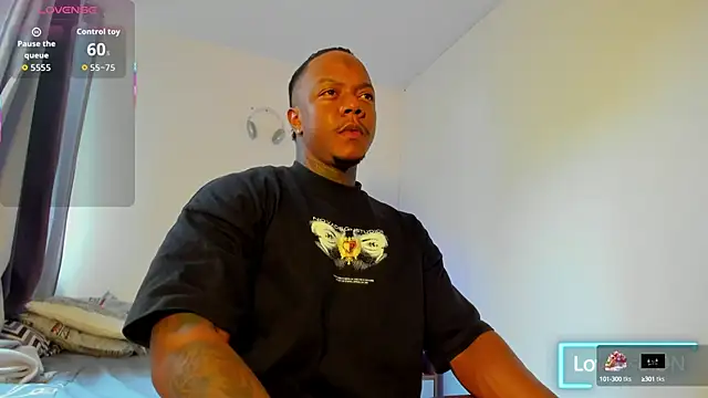 Snapshot of ronnie_7777 chatting on September 22, 2025, 8:37 pm ronnie 7777 online show from September 22, 2025, 8:37 pm