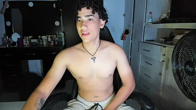 Snapshot of jake_willianss chatting on June 27, 2026, 12:27 am jake willianss online show from June 27, 2026, 12:27 am