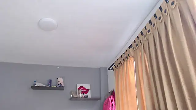 SusanLeroy online show from December 20, 2025, 11:24 am