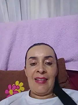 Samantha Sullivan  online show from January 18, 2026, 4:05 am