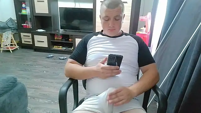 Snapshot of gamblingbum chatting on July 6, 2026, 12:45 pm gamblingbum online show from July 6, 2026, 12:45 pm