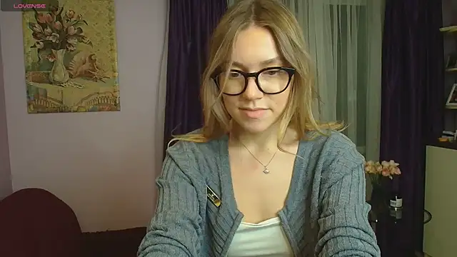 Snapshot of TaylorBre chatting on December 11, 2024, 5:53 am TaylorBre online show from December 11, 2024, 5:53 am