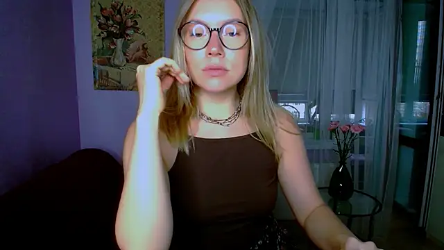 Snapshot of TaylorBre chatting on September 17, 2025, 5:31 am TaylorBre online show from September 17, 2025, 5:31 am