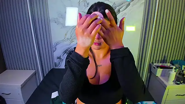 venusowen  online show from March 24, 2026, 12:49 pm