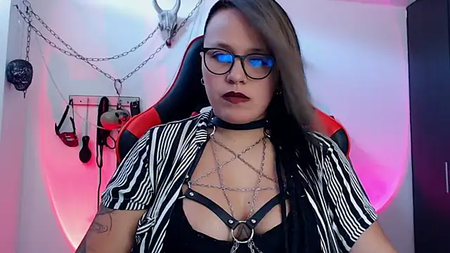 Snapshot of LilithSharon chatting on September 28, 2025, 4:14 pm LilithSharon online show from September 28, 2025, 4:14 pm