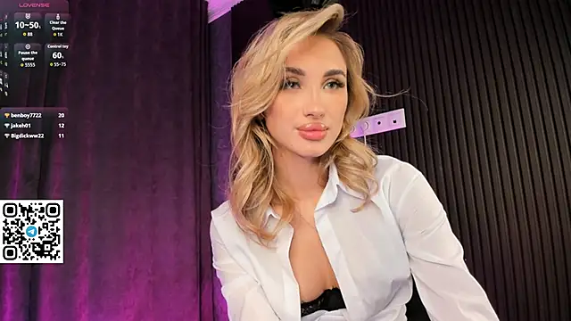 Snapshot of Danger_Bella chatting on November 28, 2025, 7:47 pm Danger Bella online show from November 28, 2025, 7:47 pm