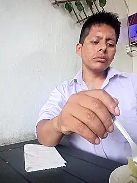 Snapshot of alexchir4 chatting on November 12, 2025, 4:00 pm alexchir4 online show from November 12, 2025, 4:00 pm