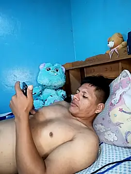 Snapshot of alexchir4 chatting on December 20, 2025, 3:15 pm alexchir4 online show from December 20, 2025, 3:15 pm