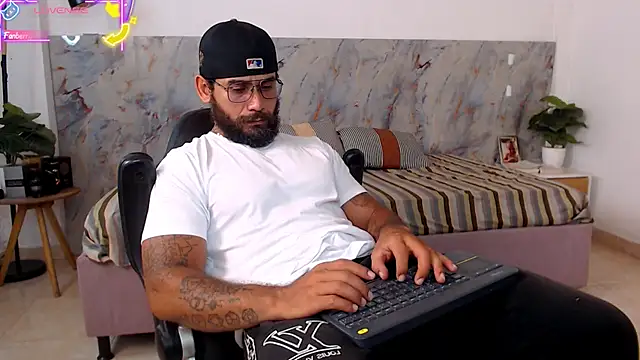 hanz col online show from April 4, 2026, 1:23 am