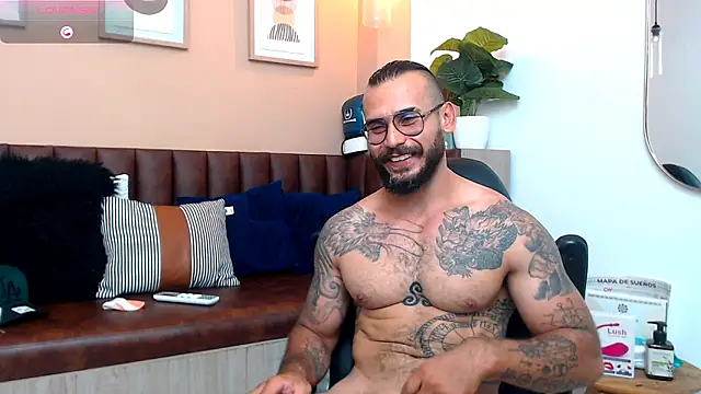 hanz col online show from March 12, 2025, 6:11 pm