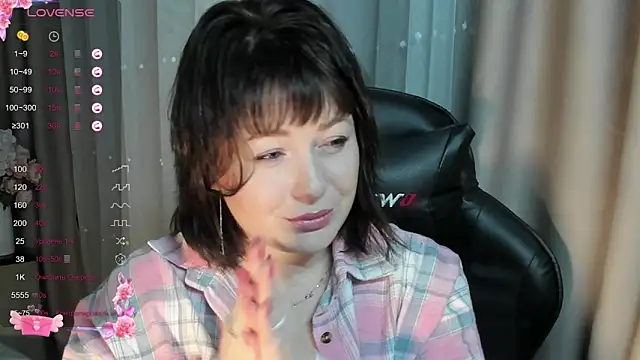 Victoria Di online show from November 19, 2025, 3:01 pm