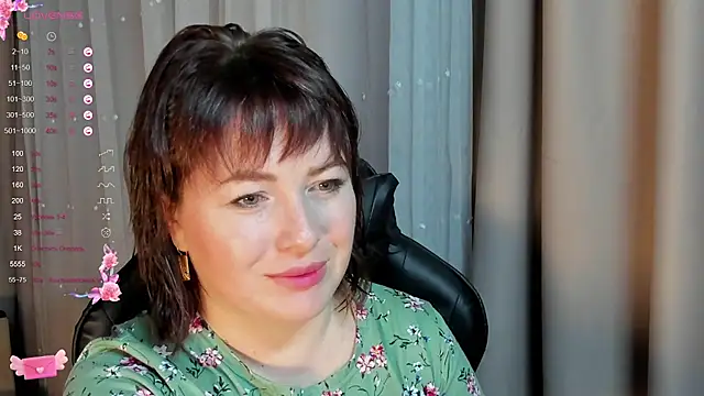 Victoria Di online show from October 13, 2025, 2:51 pm