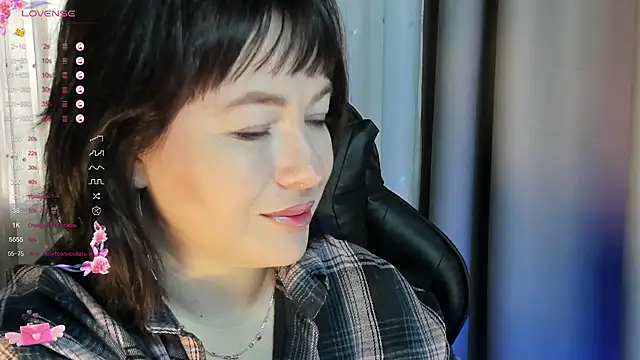 Victoria Di online show from November 16, 2025, 3:22 am