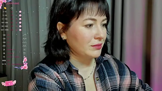 Victoria Di online show from November 4, 2025, 1:37 pm