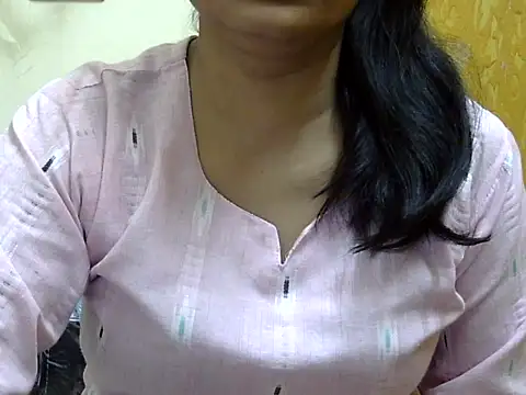 Snapshot of l_l_ish chatting on October 7, 2025, 5:08 am l l ish online show from October 7, 2025, 5:08 am