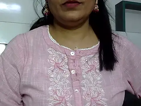 Snapshot of l_l_ish chatting on February 13, 2025, 11:39 am l l ish online show from February 13, 2025, 11:39 am