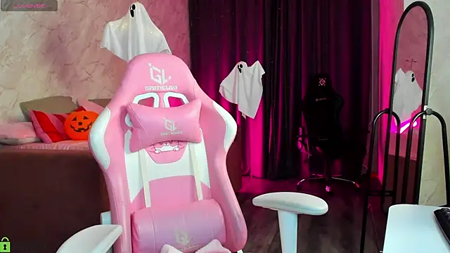 Kira yoon online show from October 28, 2025, 12:33 am