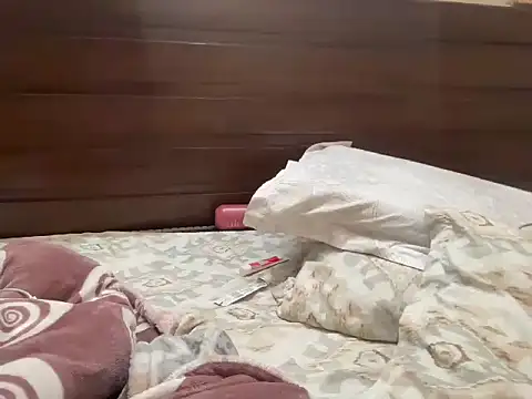 coolboy6566 online show from February 21, 2026, 5:37 pm